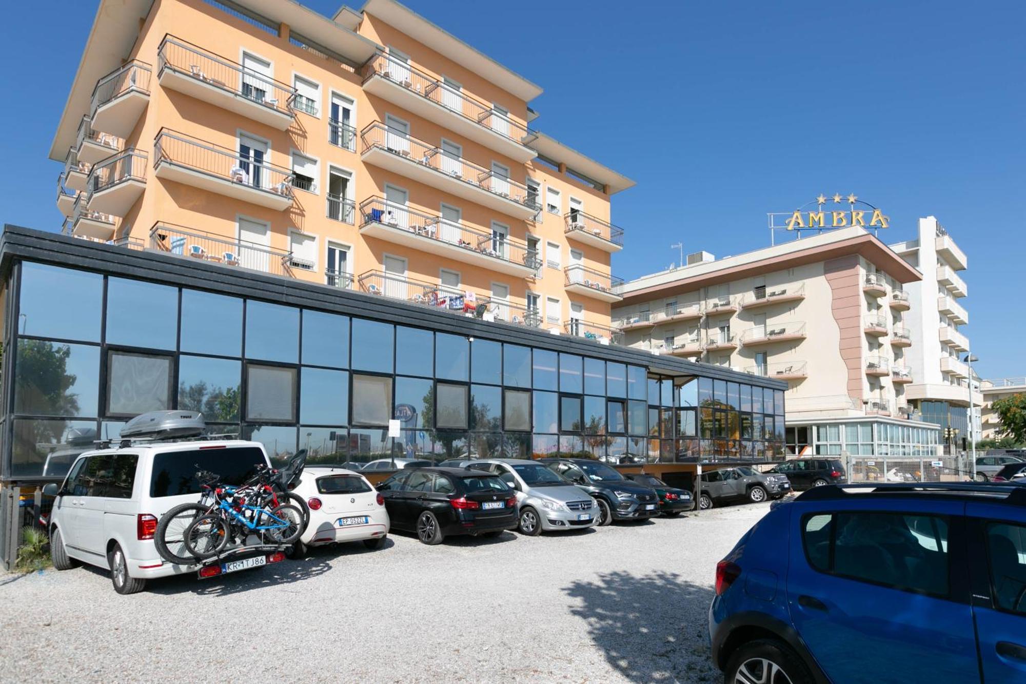 Hotel Atlas Римини Екстериор снимка