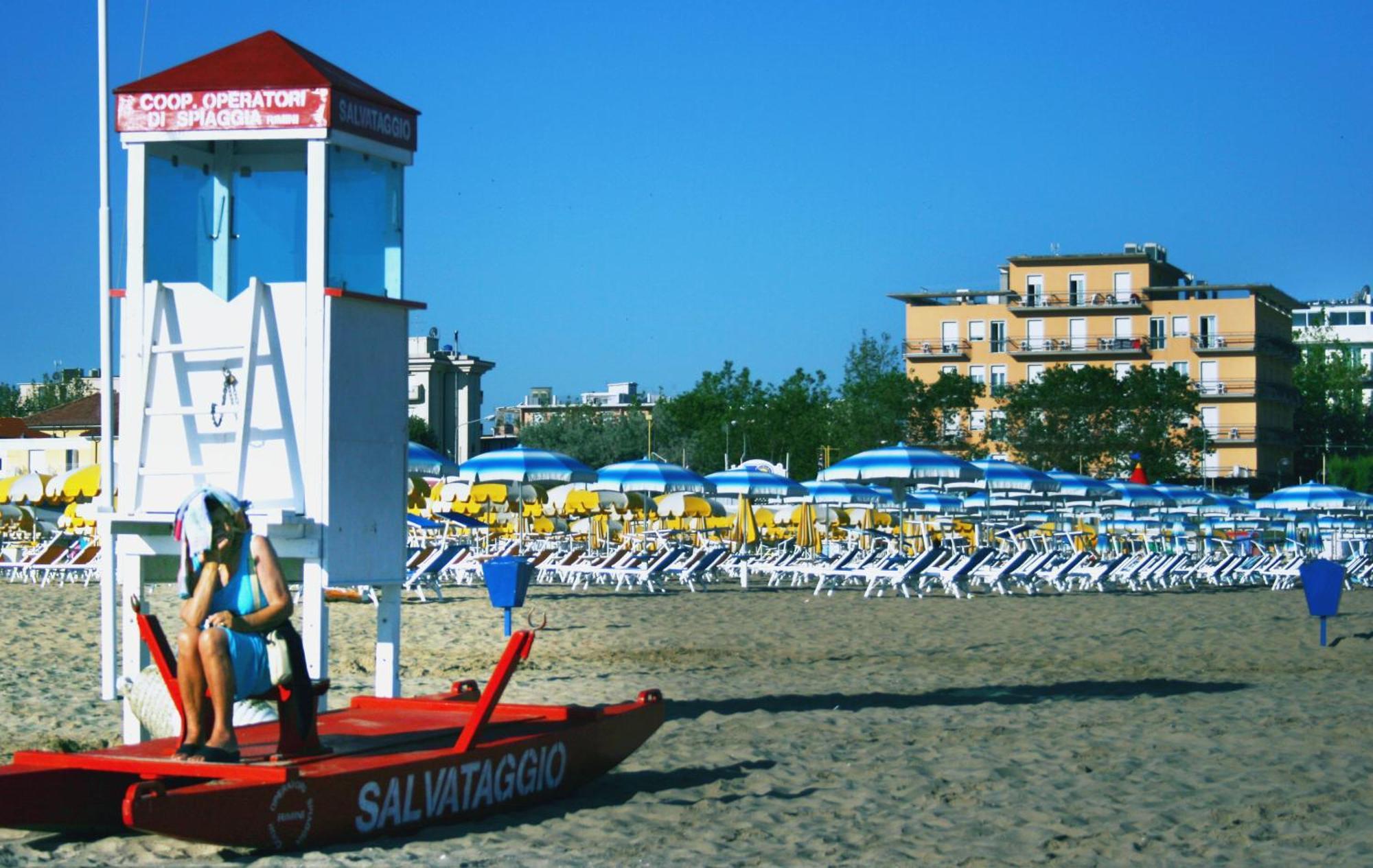Hotel Atlas Римини Екстериор снимка