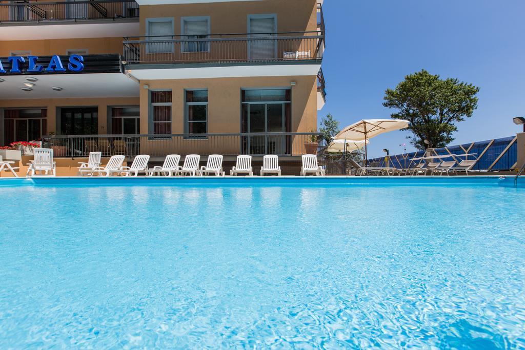 Hotel Atlas Римини Екстериор снимка