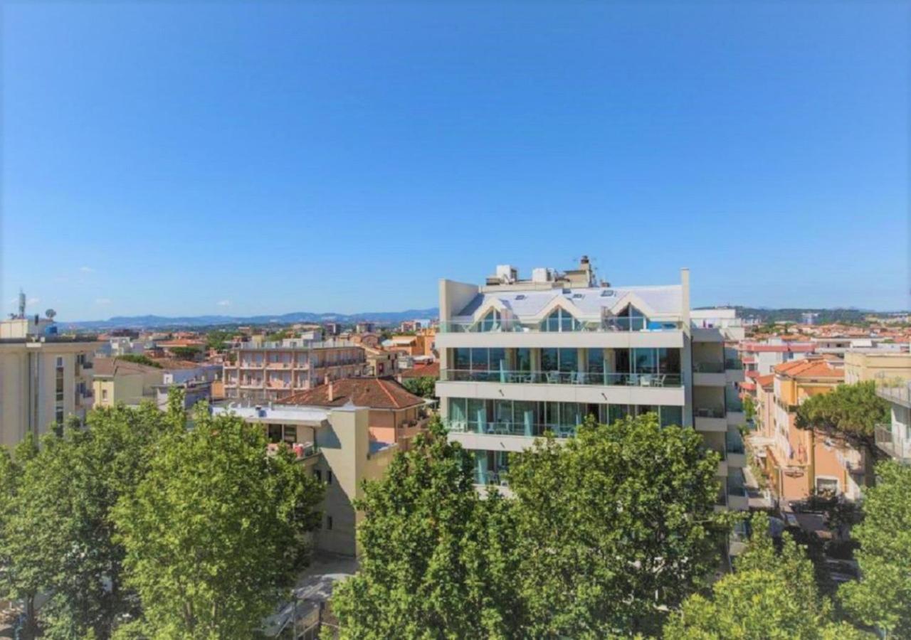Hotel Atlas Римини Екстериор снимка